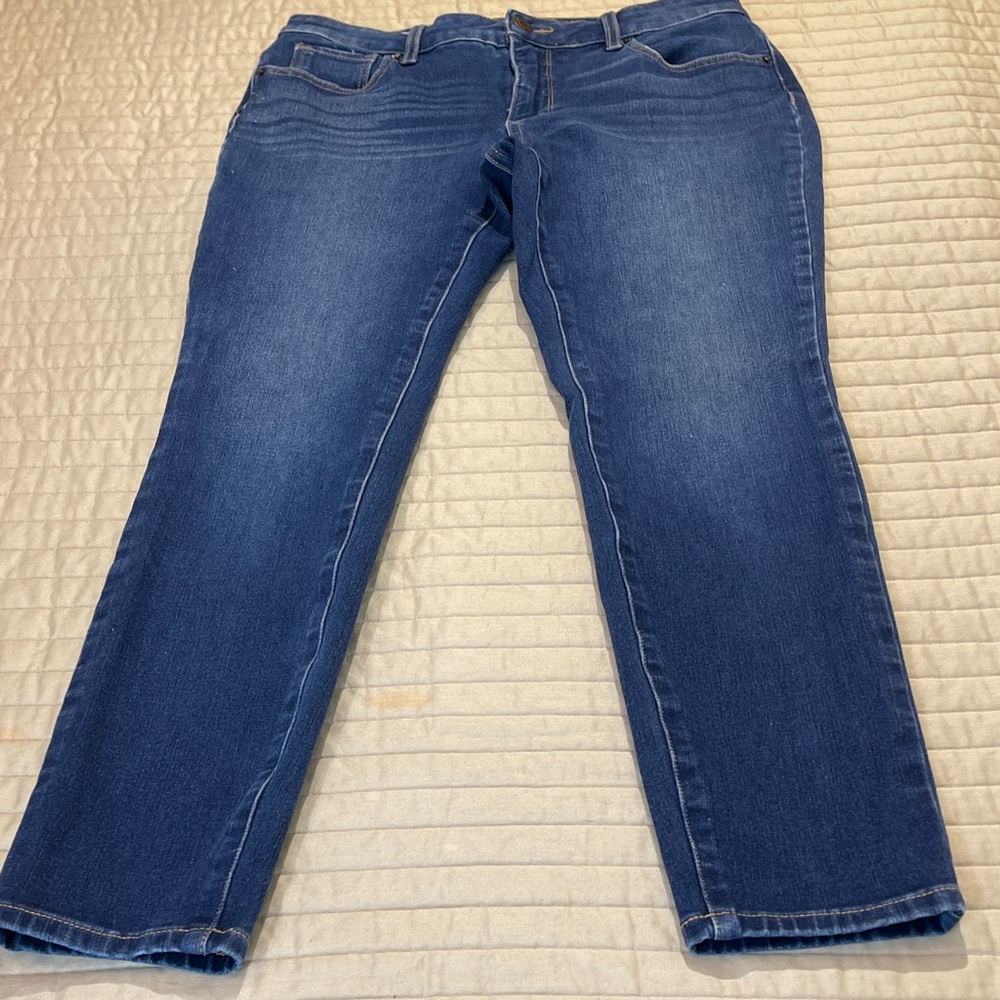 Time and Tru Women's SIZE 10 HIGH RISE SKINNY Leg Blue Jeans
